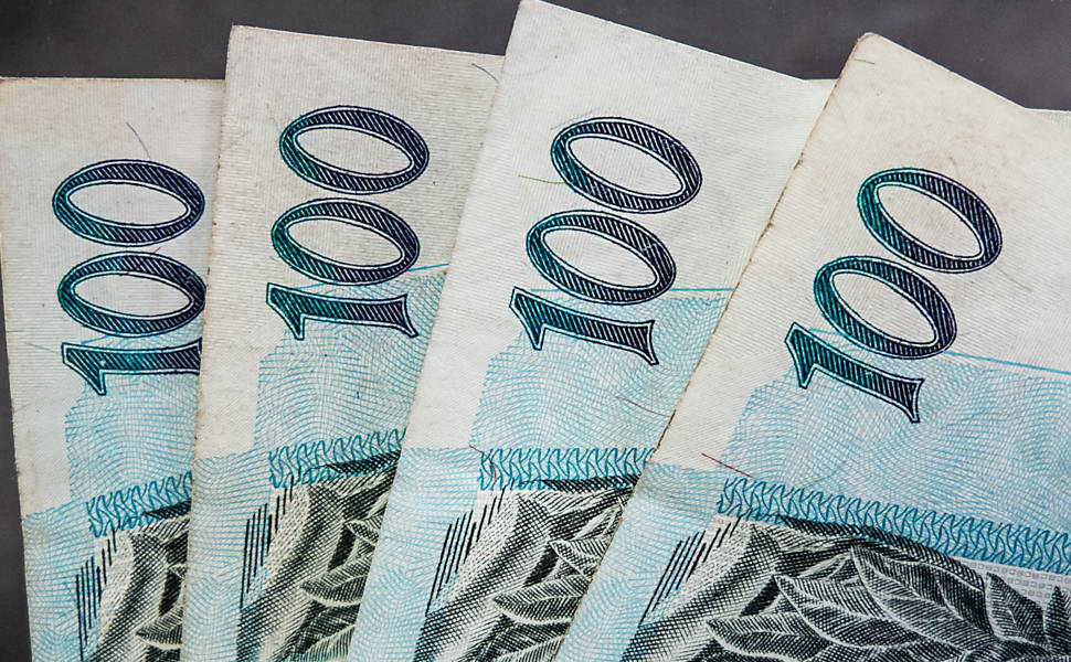 Resultado de imagem para Temer assina decreto que reajusta salário mínimo para R$ 937 em 2017