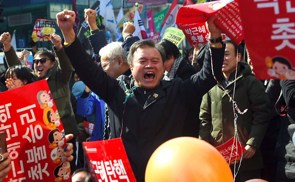 Manifestaes a favor e contra o impeachment de Park Geun-hye