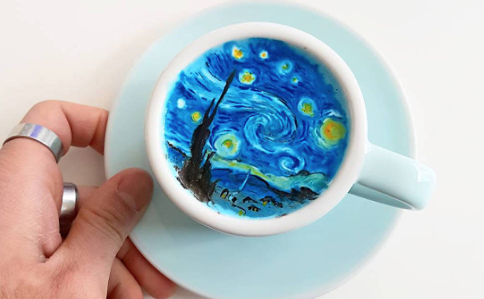Barista sul-coreano faz arte em xcaras de caf