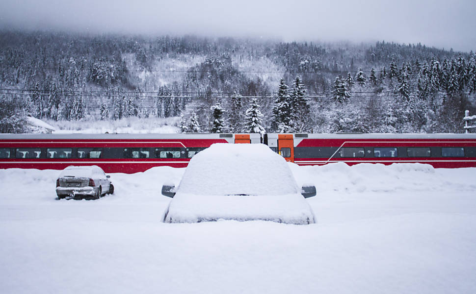 Fotgrafa registra paisagens frias da Noruega