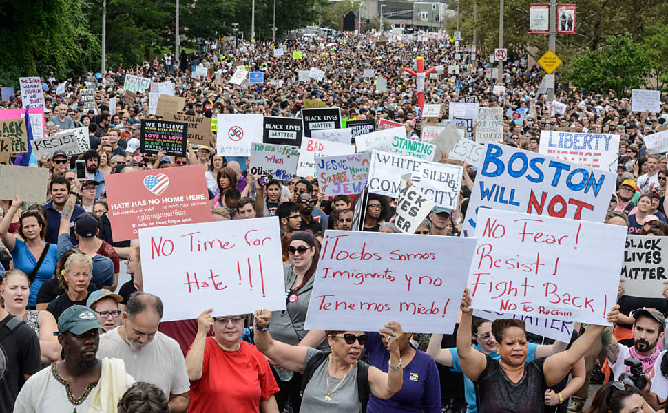 Manifestao contra o preconceito em Boston