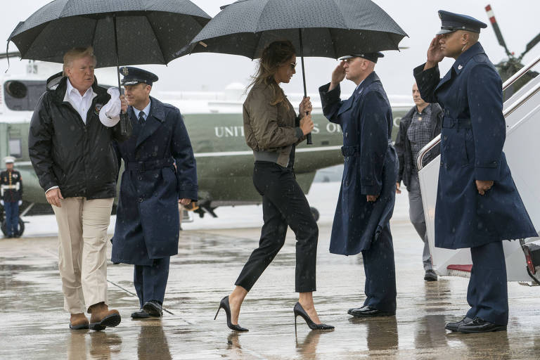 Melania Trump embarca em avio em Washington
