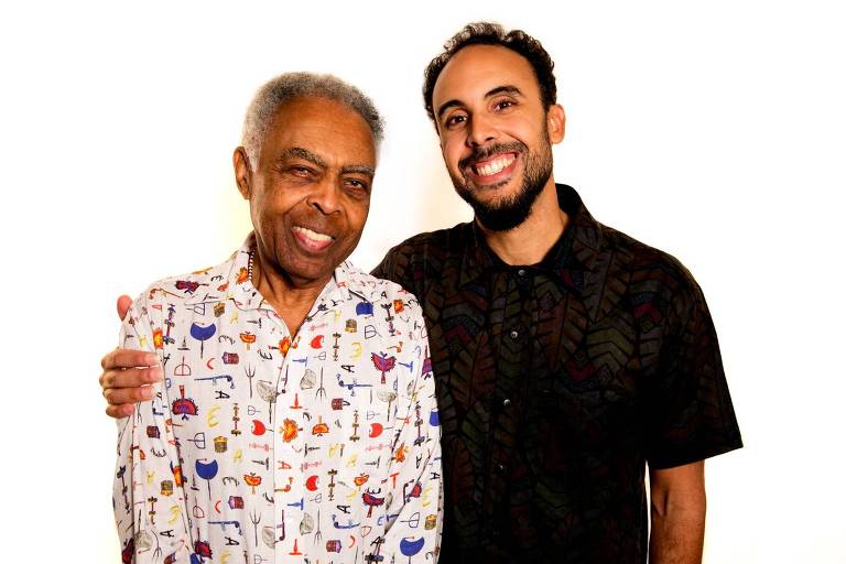 O cantor Gilberto Gil e seu filho Bem, idealizador do projeto 'Refavela40'