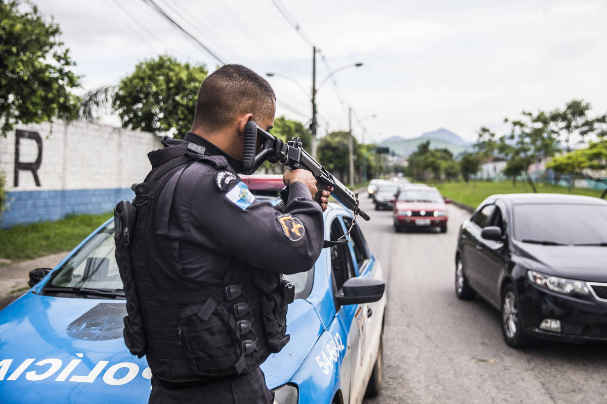 Após promoções sem concurso PM do Rio tem mais chefes que soldados