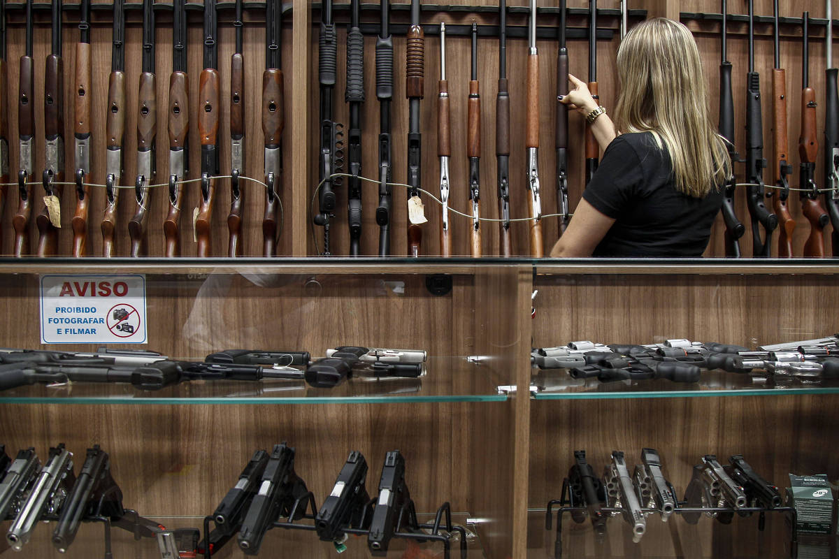 Armas A R Lojas Relatam Aumento Do Interesse De Clientes