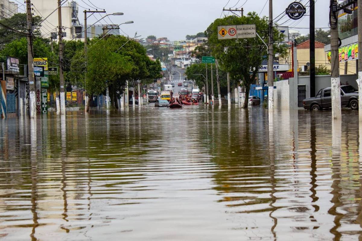 Leitores Mostram Estragos Causados Pela Chuva Cotidiano