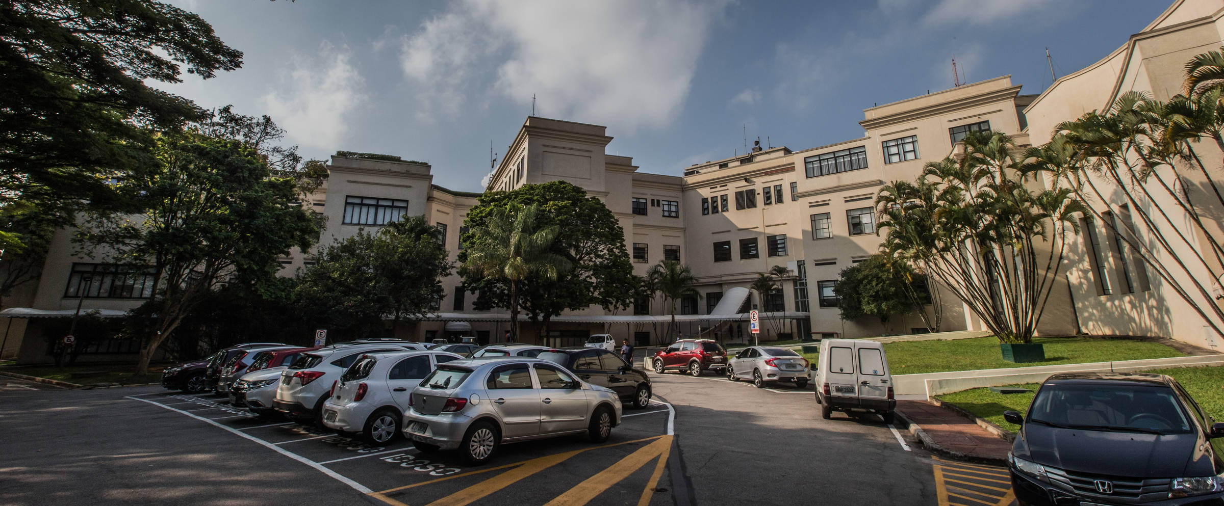 Conheça o Palácio dos Bandeirantes inclusive a suíte máster 04 05