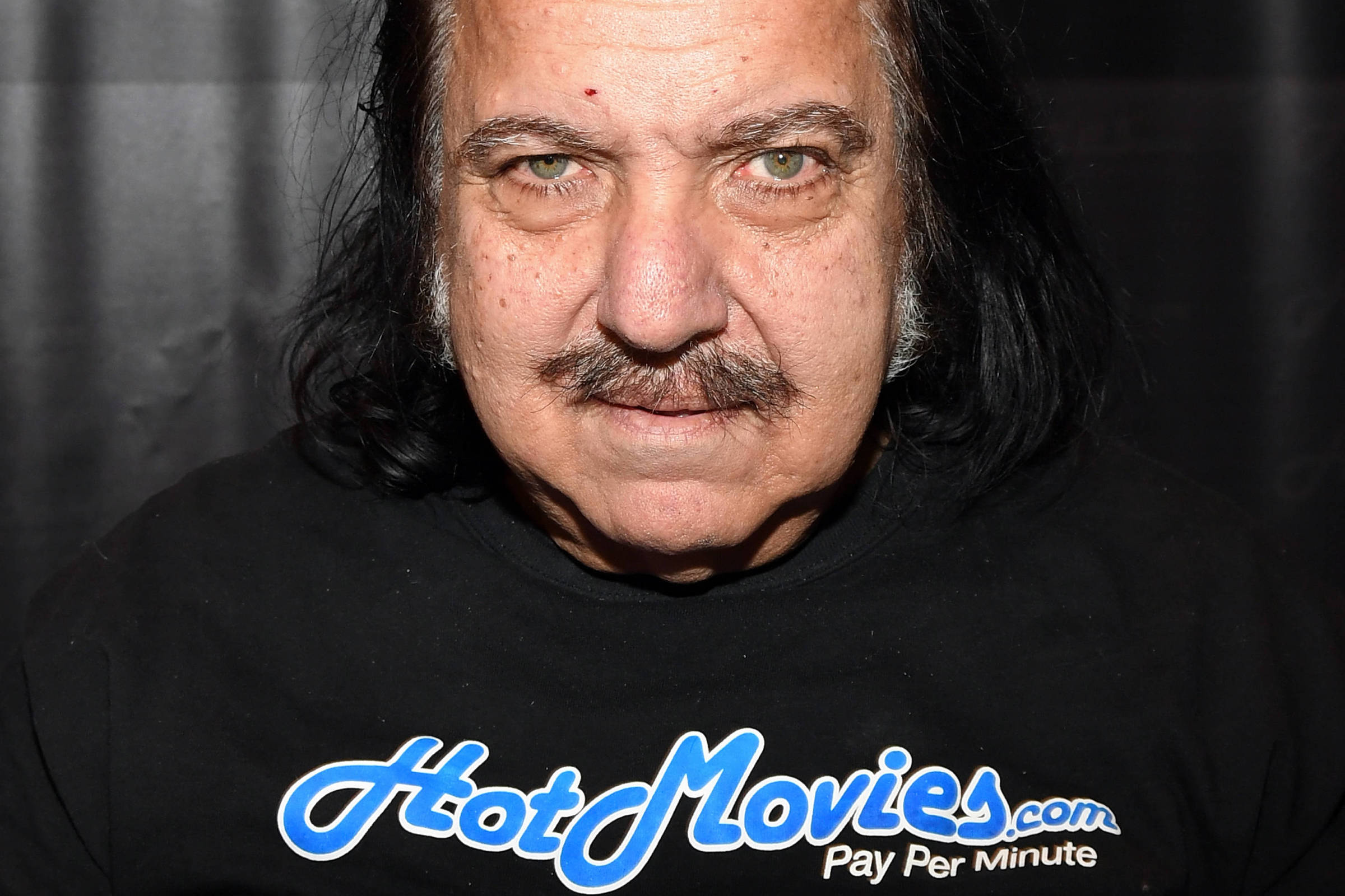 Astro Do Porn Norte Americano Ron Jeremy Acusado Por Estuprar Quatro Mulheres