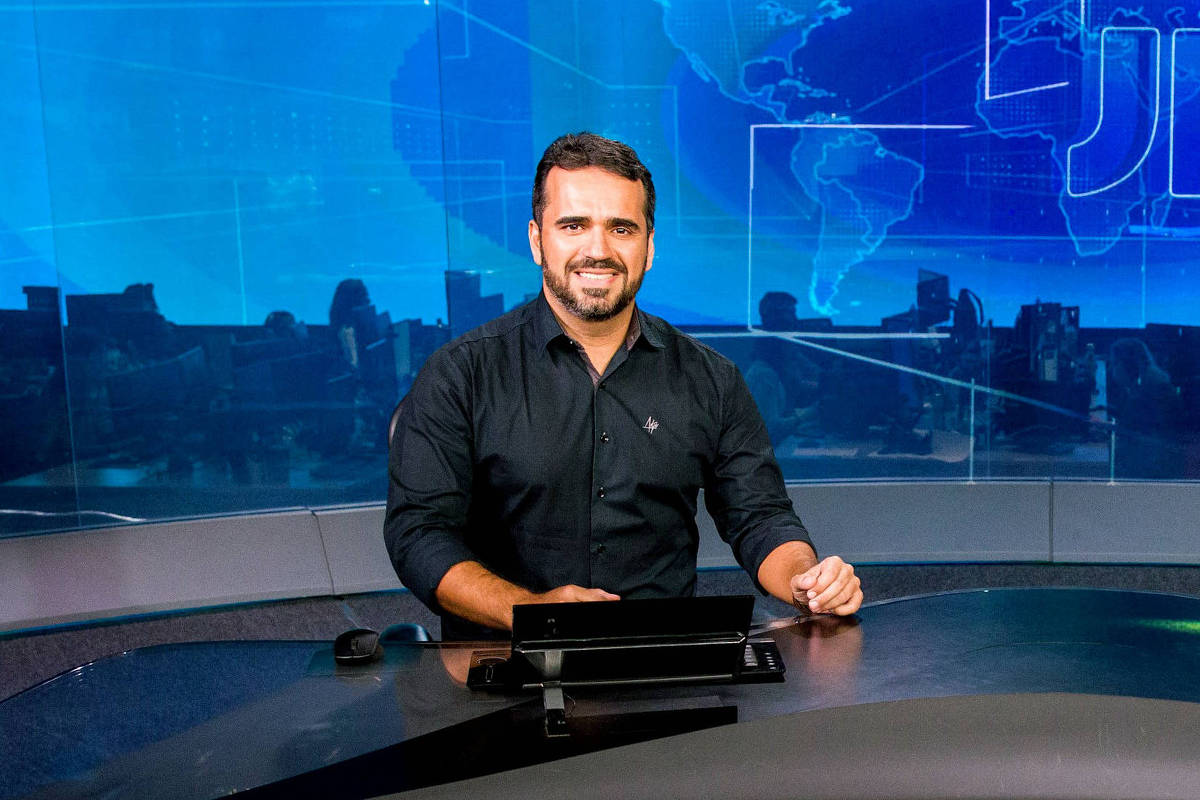 F5 Televisão Apresentador de afiliada da Globo Filipe Toledo sofre