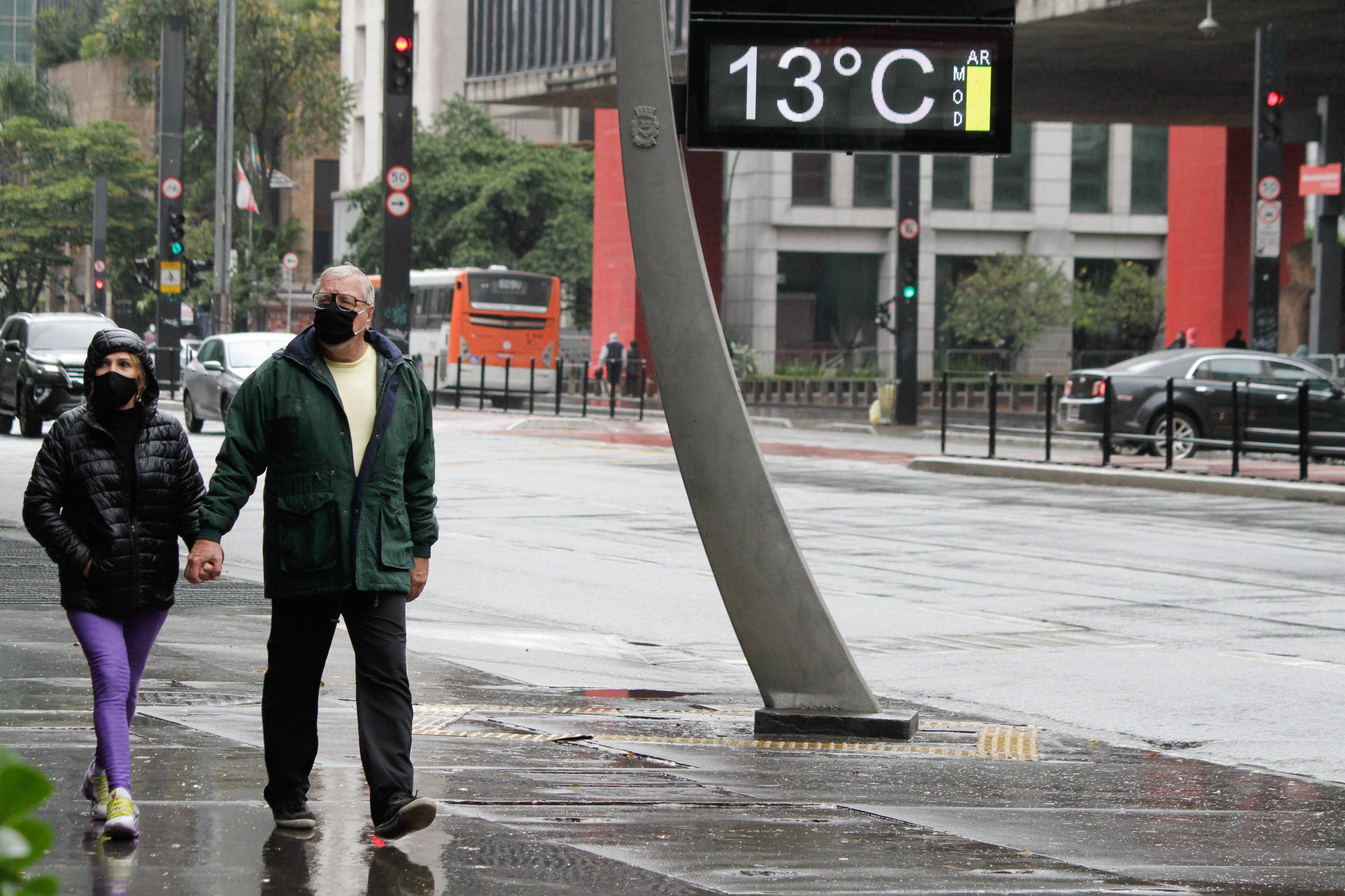 Ap S Recorde De Frio Dois Moradores De Rua S O Encontrados Mortos Em