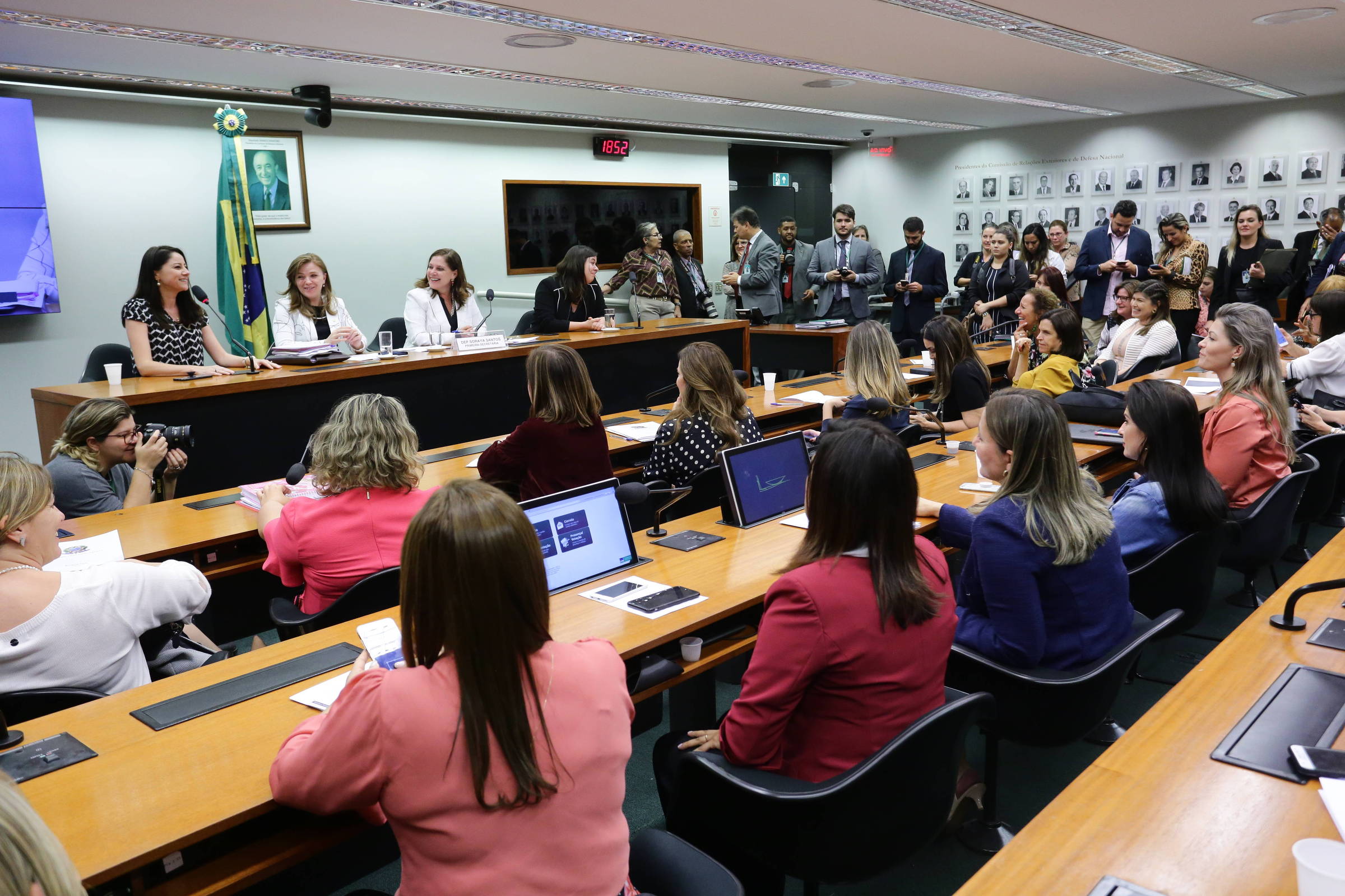 Mulheres são 46 dos filiados a partidos políticos 24 07 2022 Poder