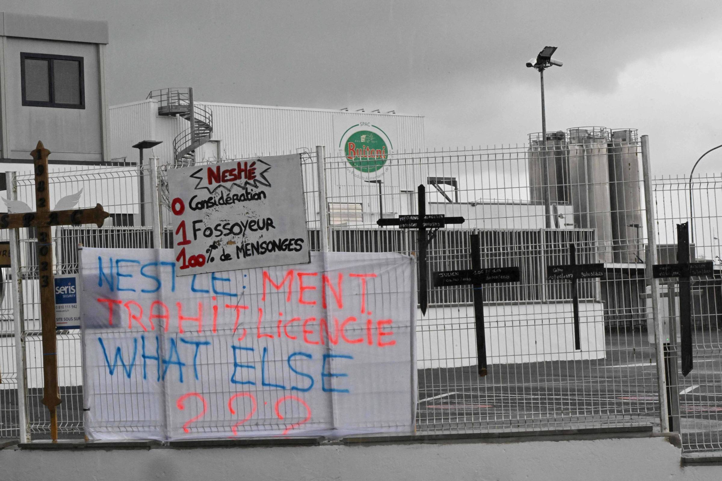 Nestlé fecha fábrica na França após pizzas contaminadas 30 03 2023