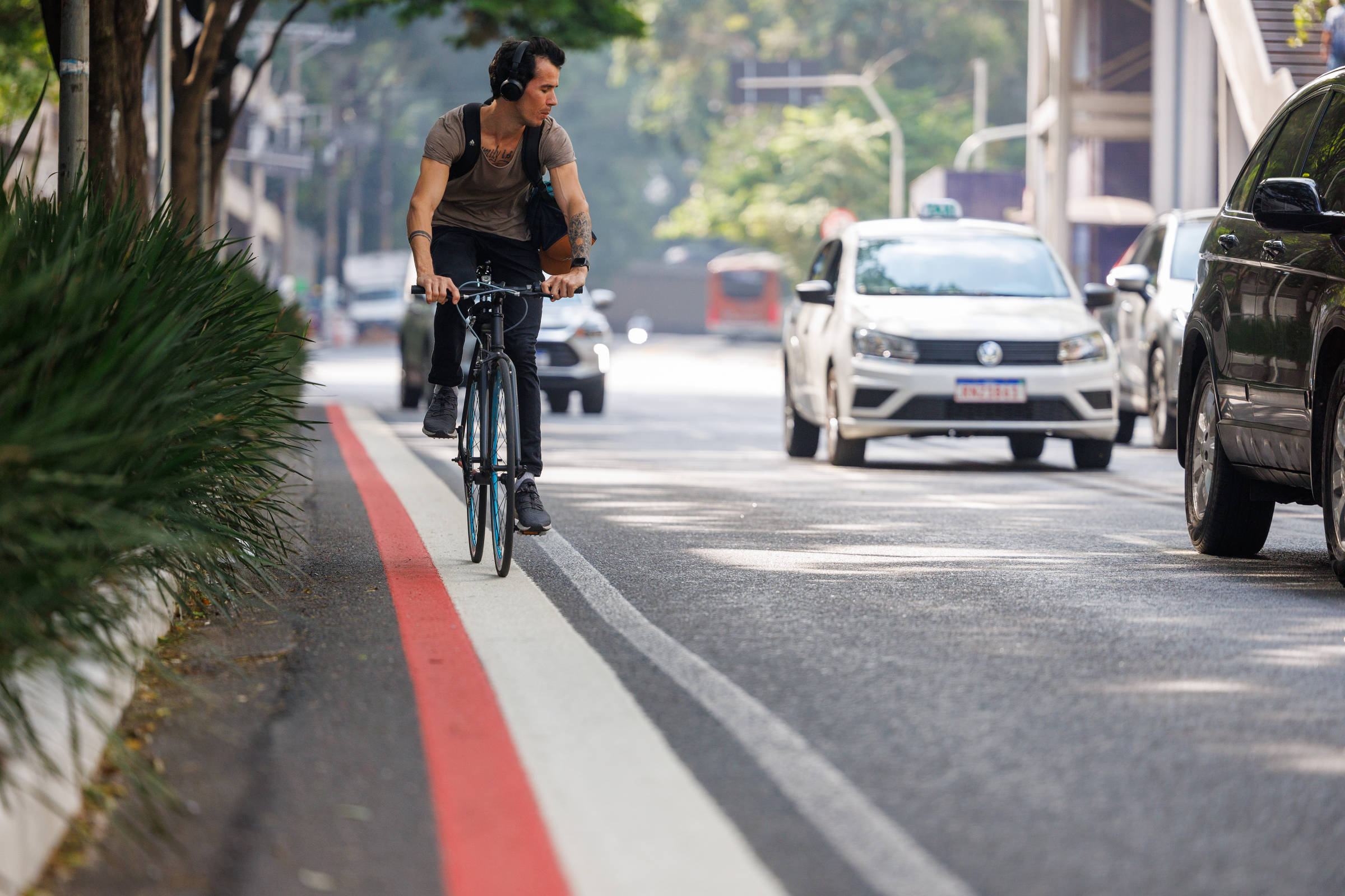 Prefeitura De Sp Reduz Largura De Ciclofaixa Da Rebou As