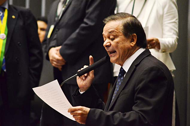"GALERIA CAMARA" - Sesso para votao da admissibilidade de abertura de processo de impeachment da presidenta Dilma Rousseff, no plenrio da Cmara dos Deputados, Deputado Jovair Arantes fala na tribuna do Plenrio.