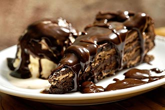 Bolo de chantilly feminino. - Casa da abelha bolos