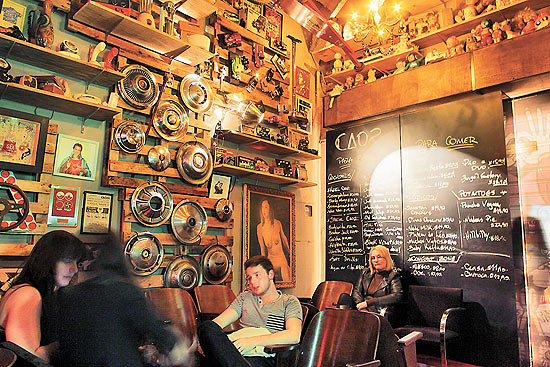 Veja 10 bons bares no centro e na zona leste de SP - 03/06/2012 - Bares -  Guia Folha