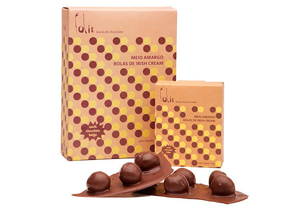 Lascas de chocolate com bolas de licor Baileys são uma das opções alcoólicas da doceria Folie (zona oeste)