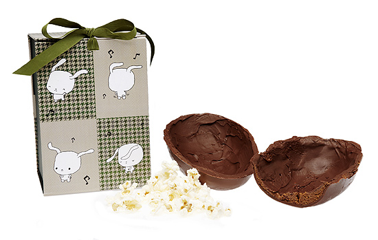 Páscoa na confeitaria Folie tem ovo de chocolate com praliné de amêndoas e pipoca (600 g) por R$ 120