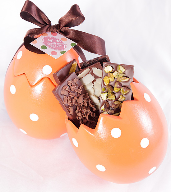 Mélie Artisan de Douces: ovo de cerâmica com oito barras de chocolate