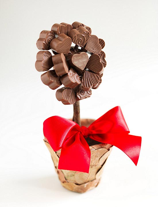 Árvore feita com corações de chocolate belga(foto) da loja Sweet Brasil custa R$ 69
