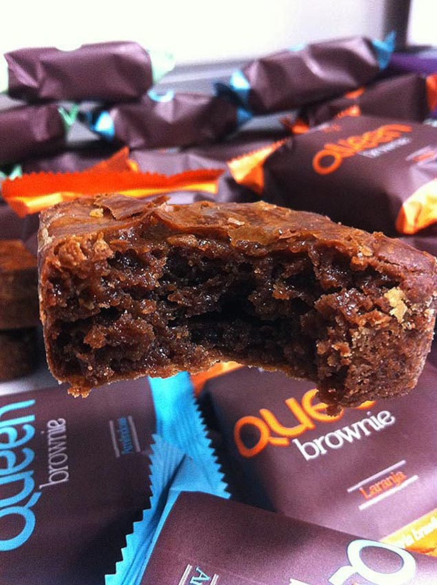 O "brownie" de laranja com chocolate  uma das quatros opes de sabores oferecidos pela Queen Brownie