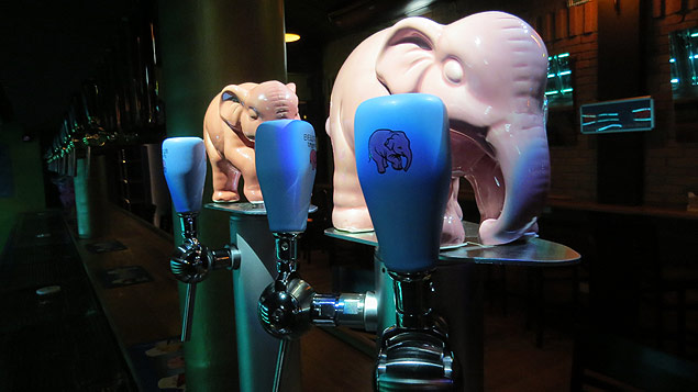 Ambiente da filial paulistana do Delirium Café, em Pinheiros