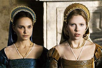 Natalie Portman ( esq.) interpretou Ana Bolena em "A Outra"; Reino Unido exibe pela primeira vez uma carta de amor do rei Henrique 8