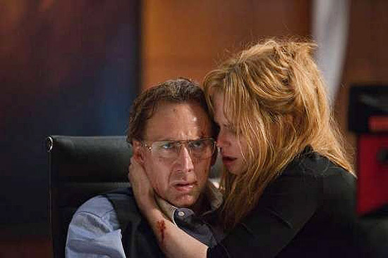 Nicolas Cage e Nicole Kidman em cena do filme "Reféns", que figura entre os filmes mais vistos no Brasil