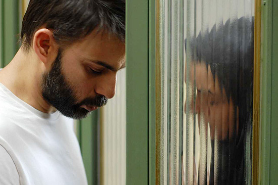 Ator Peyman Moaadi (foto) em cena de "A Separação", considerado ótimo pelos críticos; veja salas de exibição