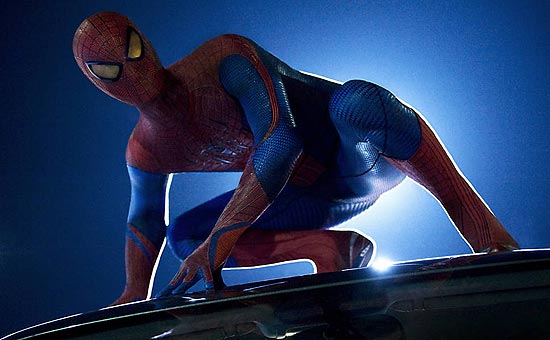 O filme "O Espetacular Homem-Aranha" é protagonizado por Andrew Garfield