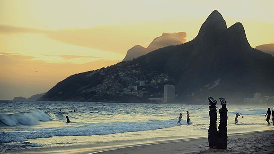 Cena de "Astro - uma Fábula Urbana em um Rio de Janeiro Mágico"
