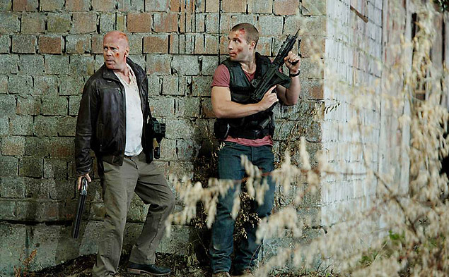 Filme de ação com Bruce Willis continua no topo das bilheterias brasileiras  - 05/03/2013 - Cinema - Guia Folha
