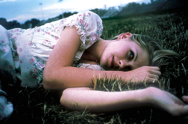 Atriz Kirsten Dunst em cena de "Virgens Suicidas", que será exibido com entrada franca no Sesc Santana (zona norte) 