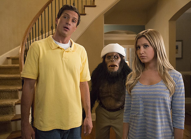 Cena de "Todo Mundo em Pânico 5", com Ashley Tisdale no elenco