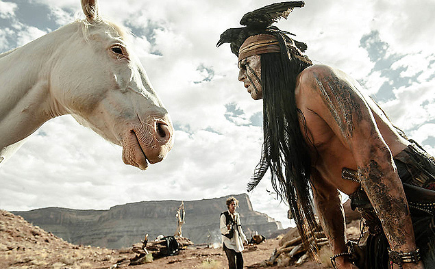 Johnyy Depp em cena do filme 'O Cavaleiro Solitário