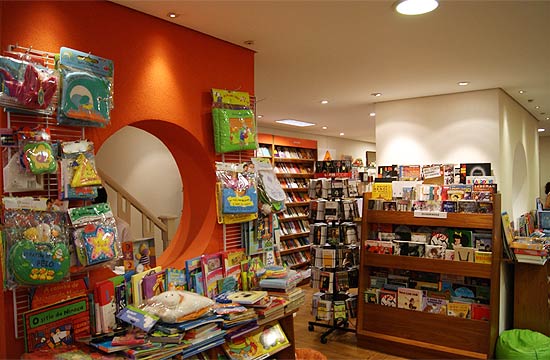 Durante as férias, livraria Nove.Sete (foto) oferece projeto especial para as crianças com teatro e histórias
