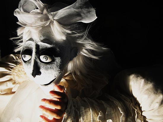 Opção gratuita para o domingo (18), a peça "A Menina Fantasma" (foto) está em cartaz no Sesc Belenzinho