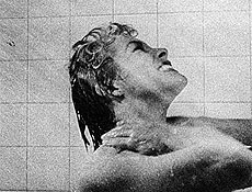 Fotograma da famosa sequência da banheira do filme "Psicose", de "Alfred Hitchcock