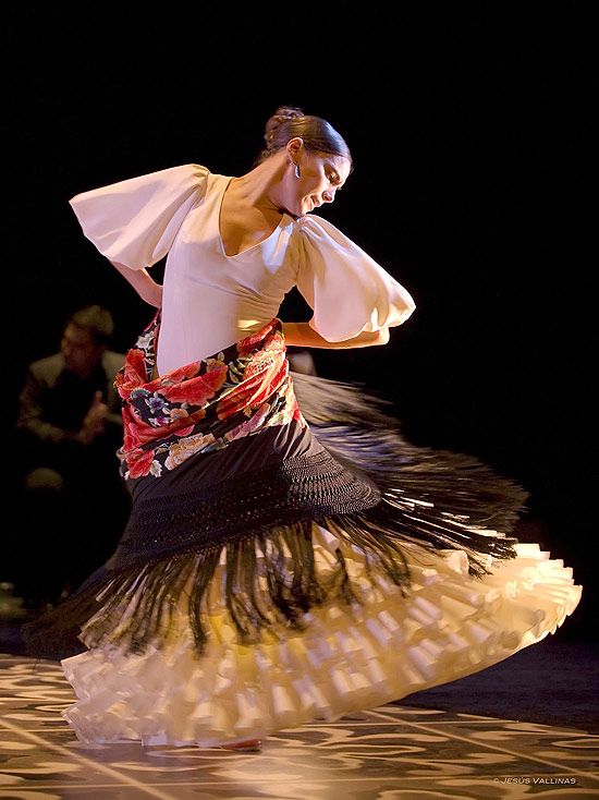 Companhia Rafaela Carrasco (foto) se apresenta no Flamenco Festival, que ocorre no Theatro Municipal de SP