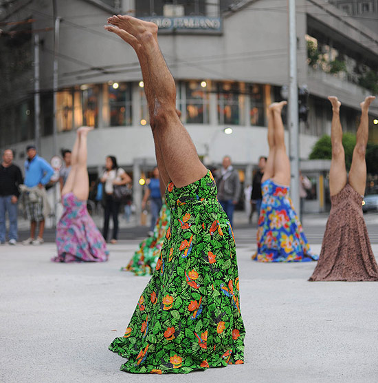 Intervenção "Árvores" (foto), com concepção da bailarina Clarice Lima, terá sessões grátis no Sesc Pompeia