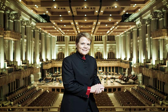 Marin Alsop (foto), regente titular da Osesp, conduzirá concertos em São Paulo e na Europa em 2013
