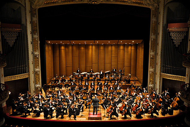 A Orquestra Sinfônica Municipal de São Paulo em apresentação no Theatro Municipal