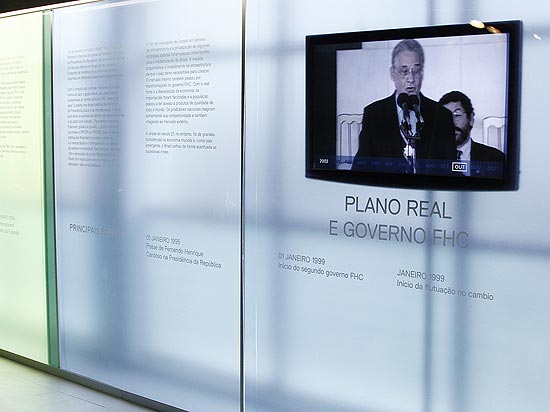 Mostra "Um Plano Real - A História da Estabilização do Brasil" conta com fotos, instalações e vídeos