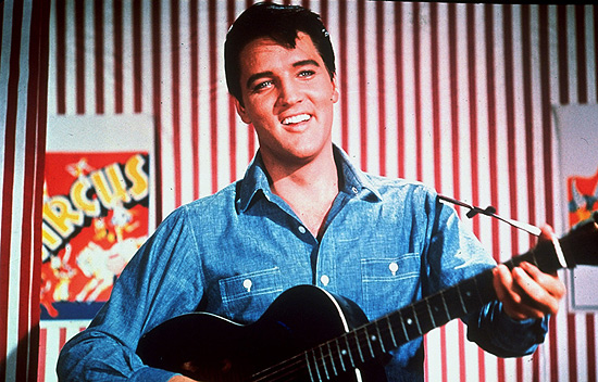 Maior exposição sobre Elvis Presley (foto) terá carro do cantor, roupas e mais de 500 objetos pessoais originais