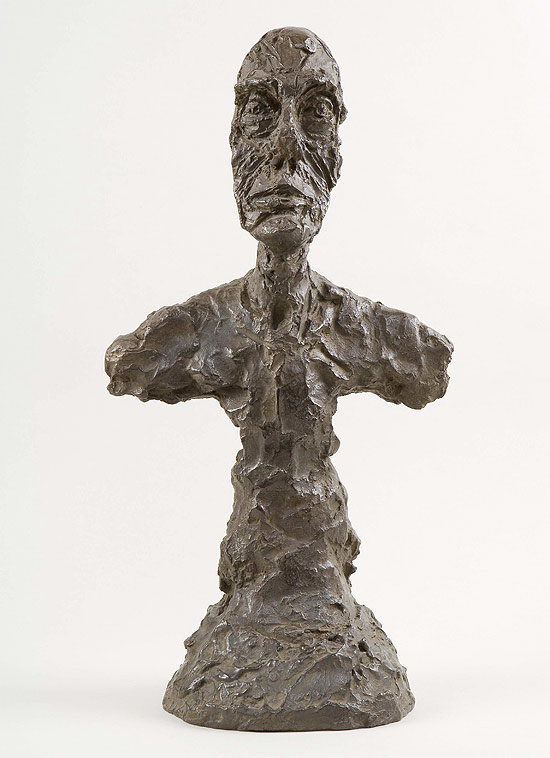 A escultura de bronze "Busto de Homem", de 1965, integra a retrospectiva do pintor e escultor suo Giacometti