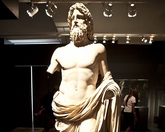 Estátua romana do deus Júpiter (foto) está na exposição "Roma - A Vida e os Imperadores" em cartaz no Masp 