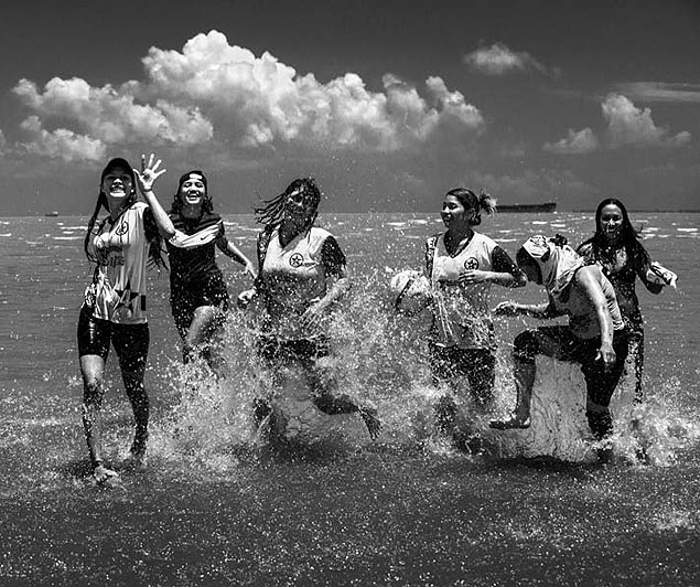 Foto de Ana Carolina Fernandes, que integra a exposio "As Donas da Bola"