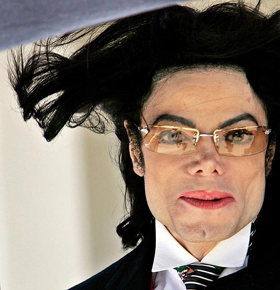 Festa "Black or White" homanageia o rei do pop Michael Jackson (foto), nesta sexta-feira (16) no Sonique