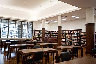 Biblioteca Mário de Andrade (foto) reabre na terça-feira (25) após três anos de reformas; os ambientes foram modernizados