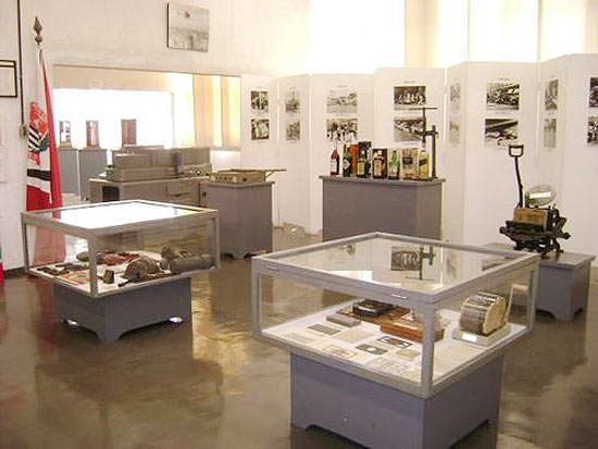Museu da Polícia Civil (foto) tem documentos, armas e cabeças de cera com feições de criminosos famosos